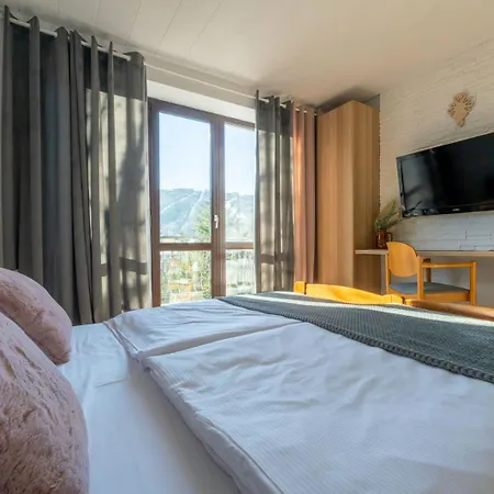 Dom Na Widoku W Gorach 什切尔克